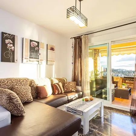 Sunrise Apartment, Apartment