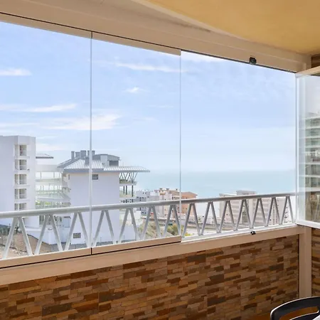 Sunrise Apartment, Apartment